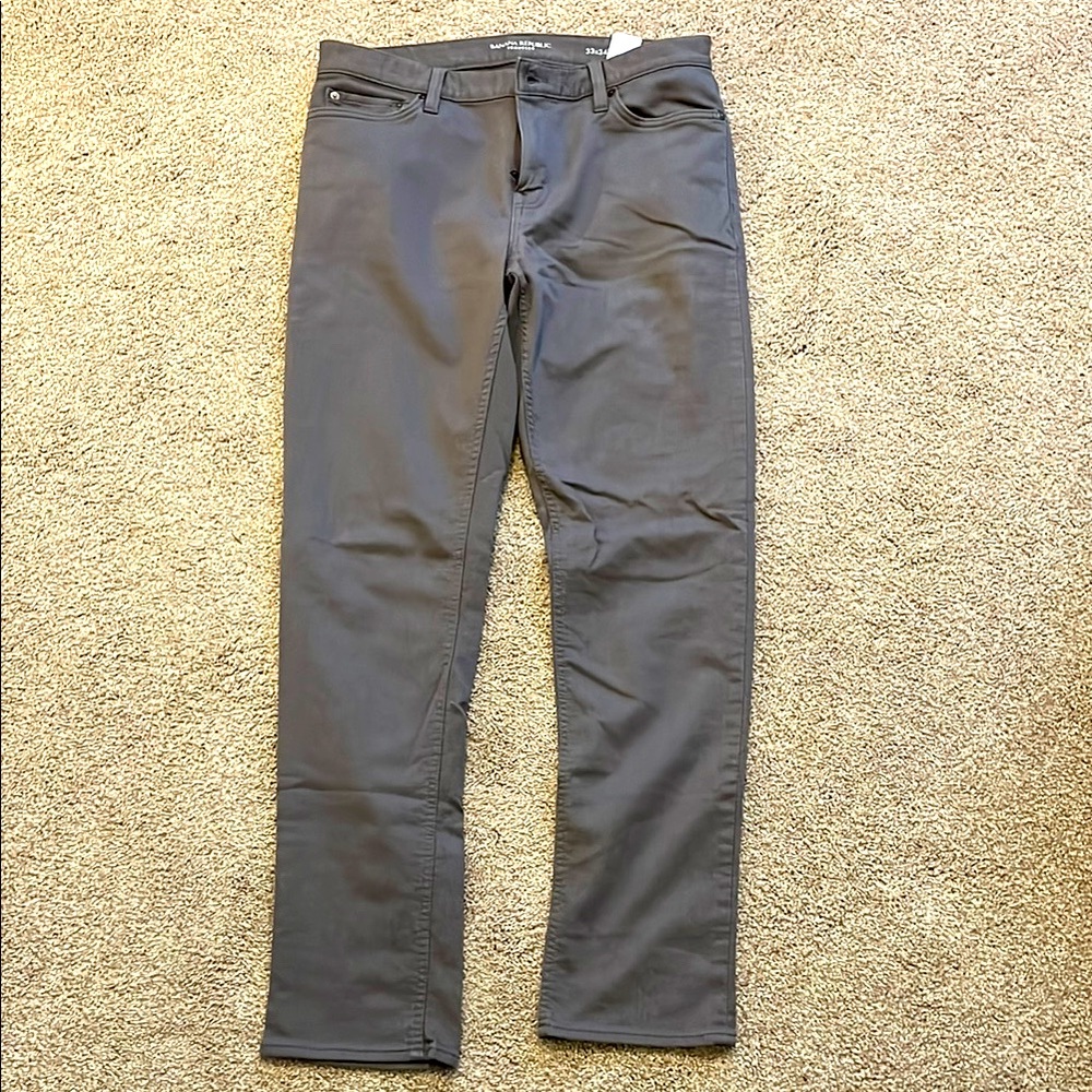 Men's Banana Republic Grey Jeans
Traveler style
Size 33 x 34 slim fit
Like new